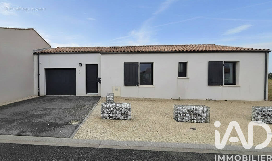 Photo 1 - Maison à SAINT-ROMAIN-DE-BENET