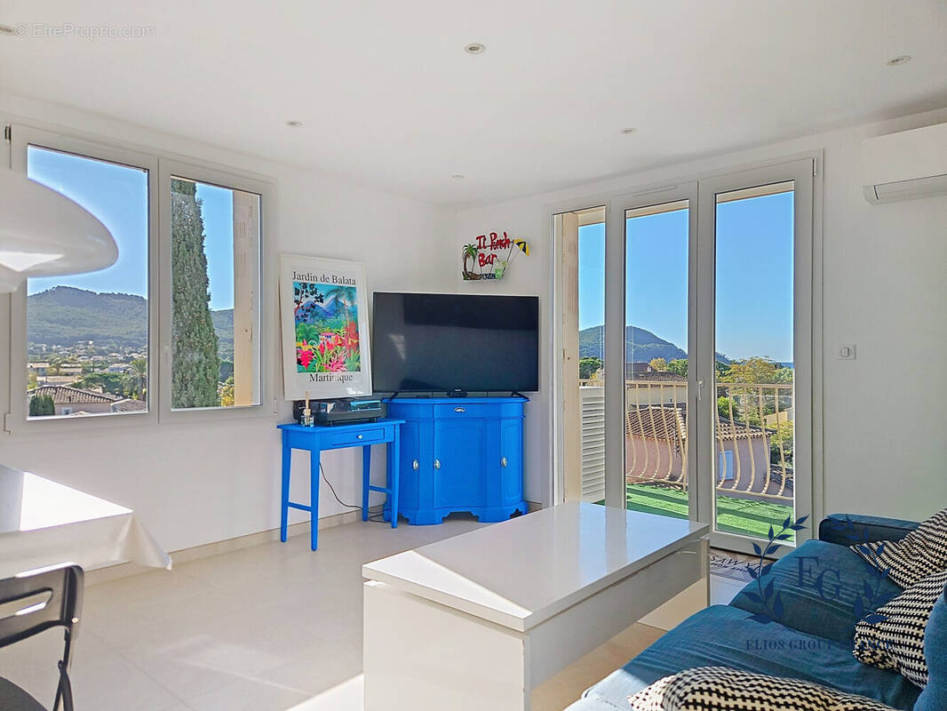 Appartement à SAINT-CYR-SUR-MER