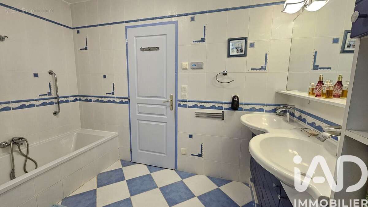 Maison 167 m² à Clam  - photo 9