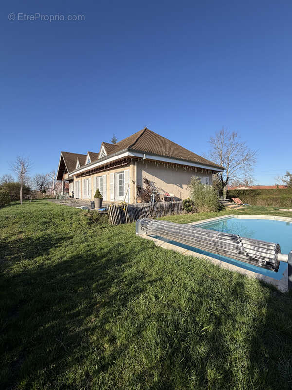 Maison à MONTROND-LES-BAINS