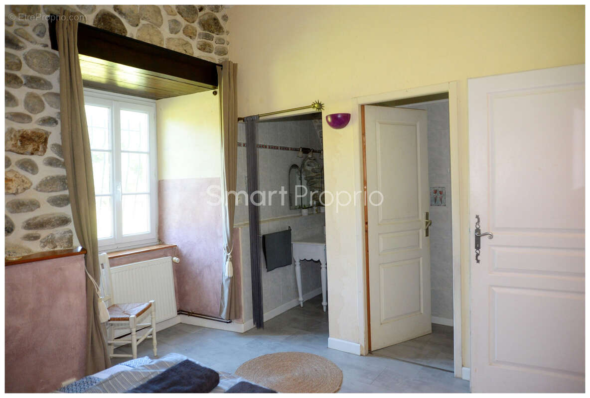 Maison à CHOMERAC