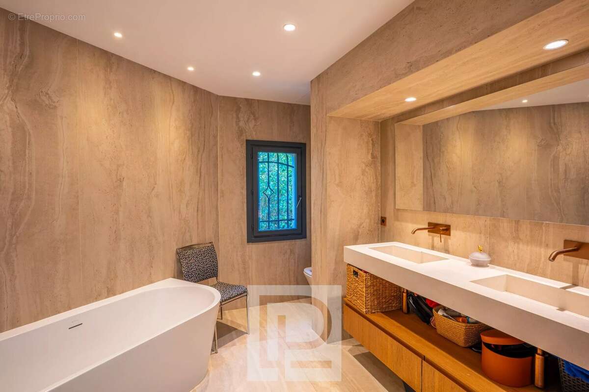 Maison à MOUGINS