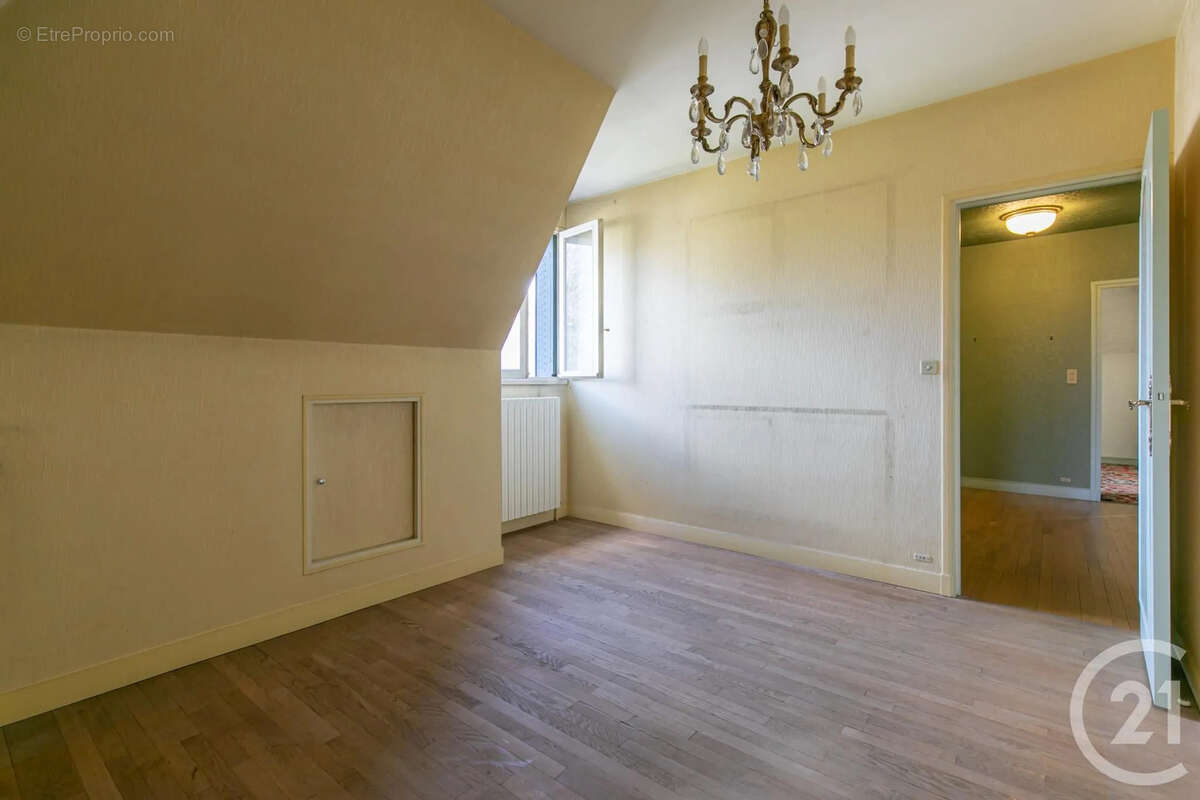 Maison à LIMEIL-BREVANNES