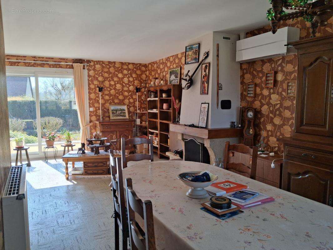 Maison à SURY-PRES-LERE