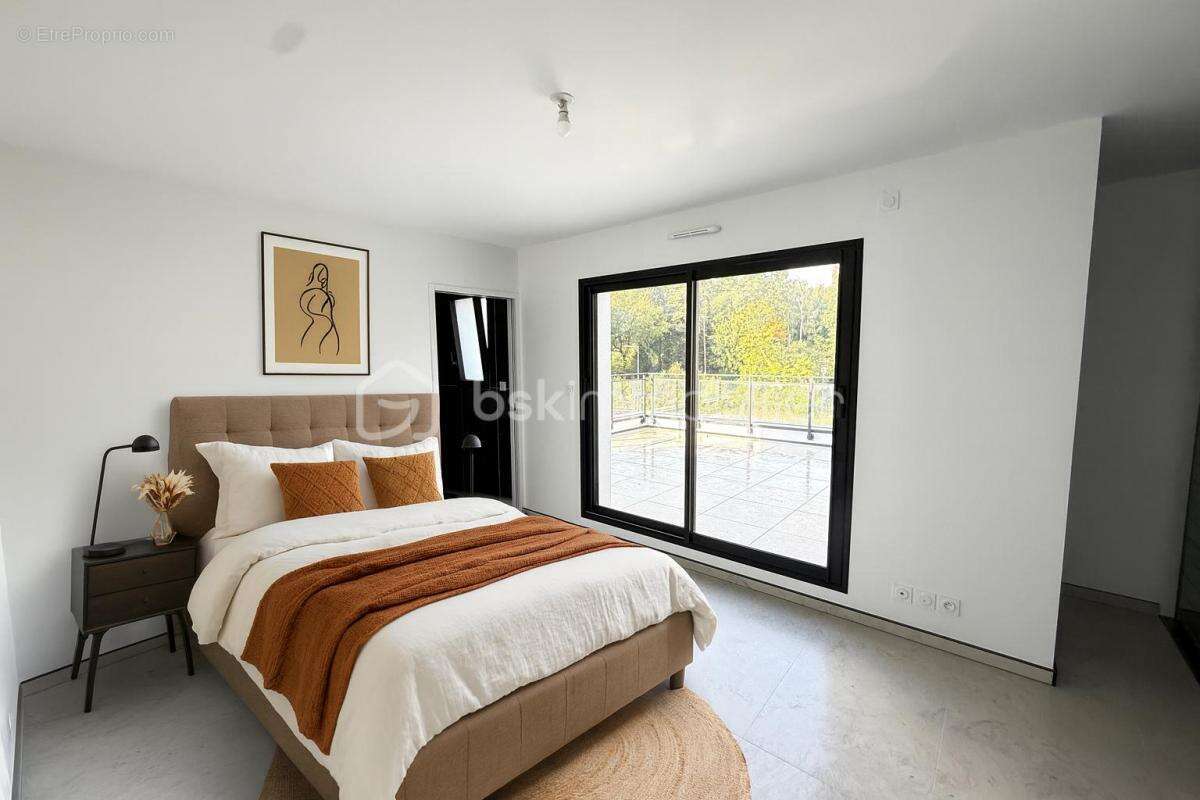 Maison à SAINT-ERBLON