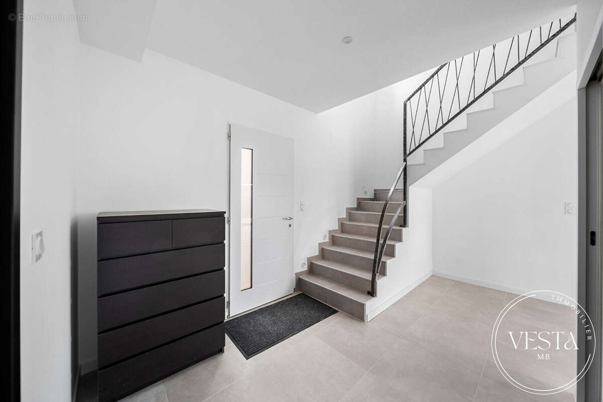 Maison à COLLONGES-LES-PREMIERES