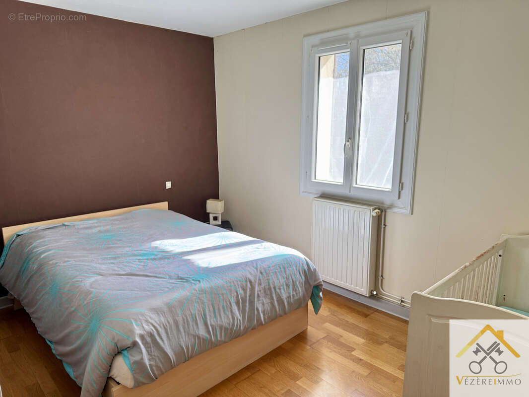 Maison à VARETZ