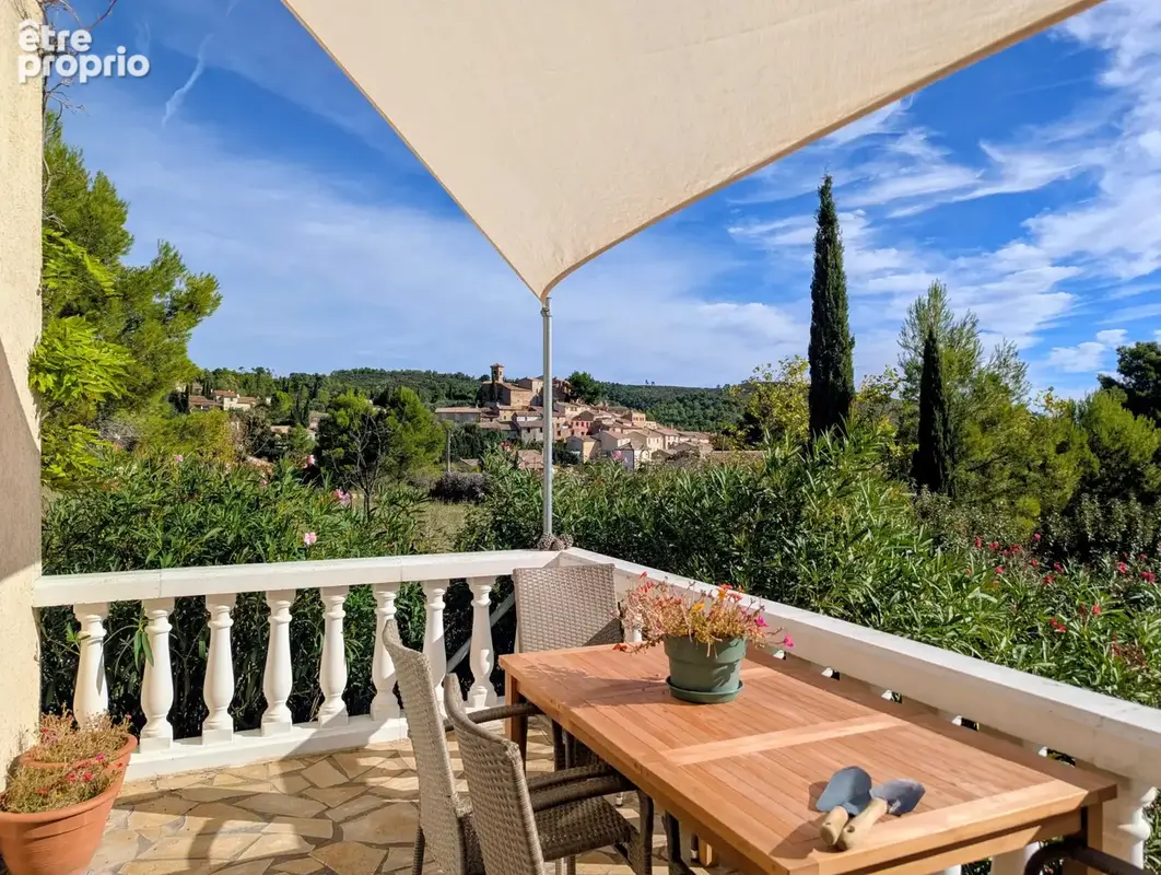 Villa d'architecte avec piscine, magnifiques vues dégagées et grand terrain - photo 4