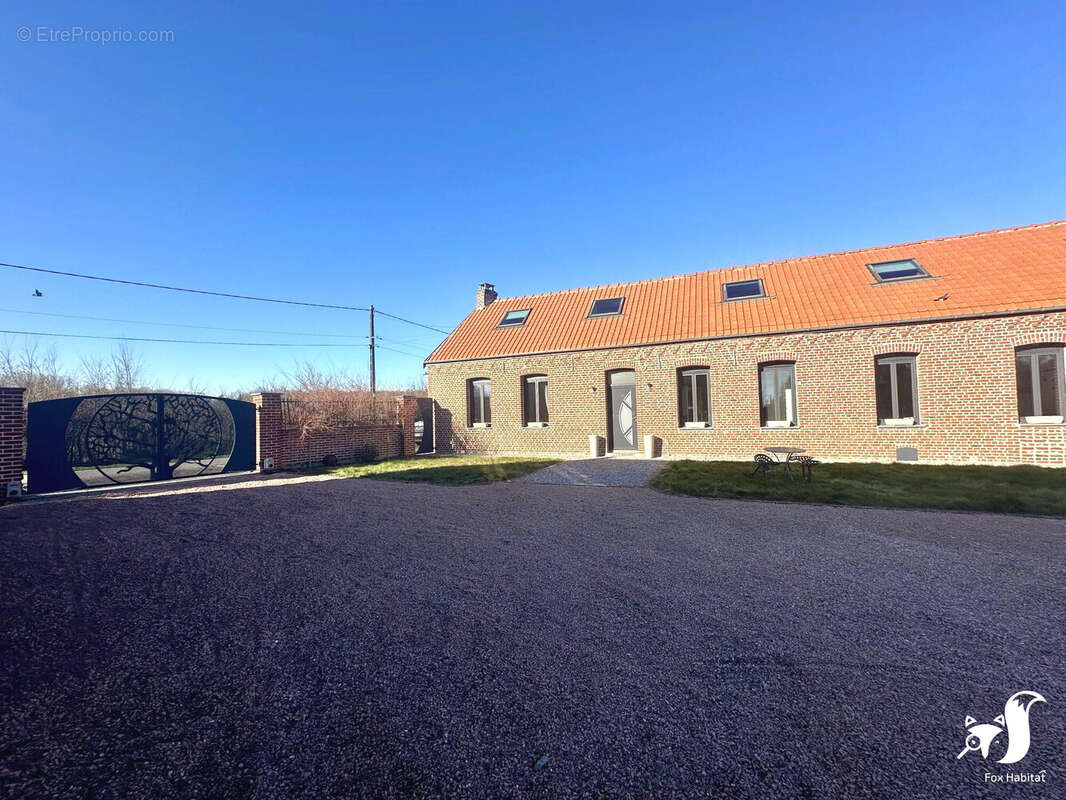 Maison à BECQUIGNY