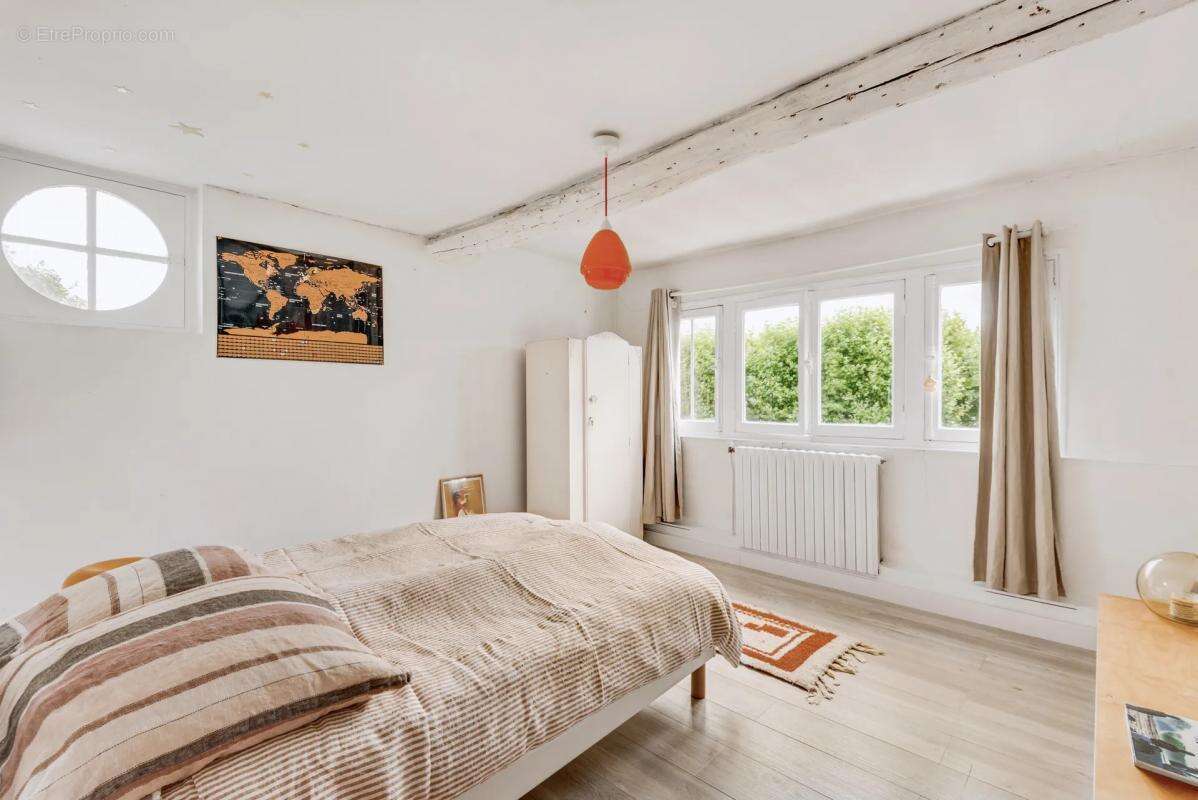 Maison à VILLENEUVE-LA-GARENNE