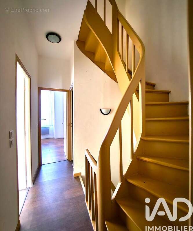 Maison 110 m² à Langon  - photo 2
