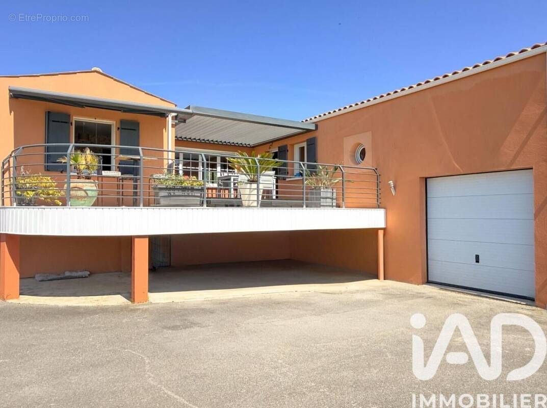 Photo 1 - Maison à YVES