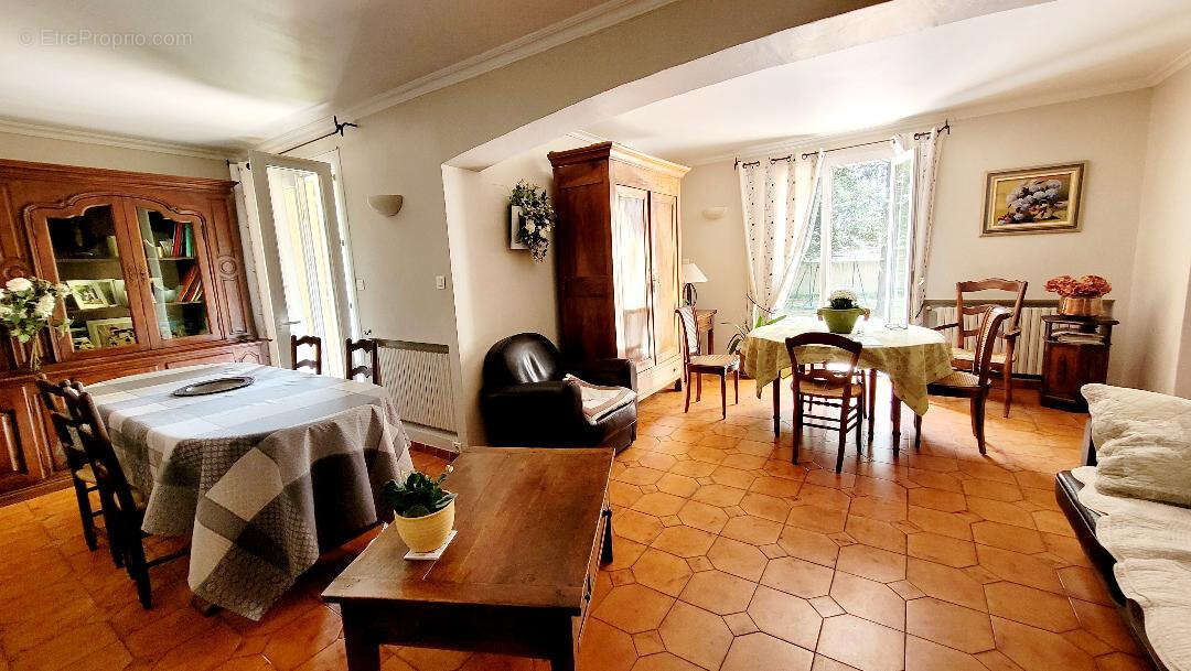 Maison à L'ISLE-SUR-LA-SORGUE