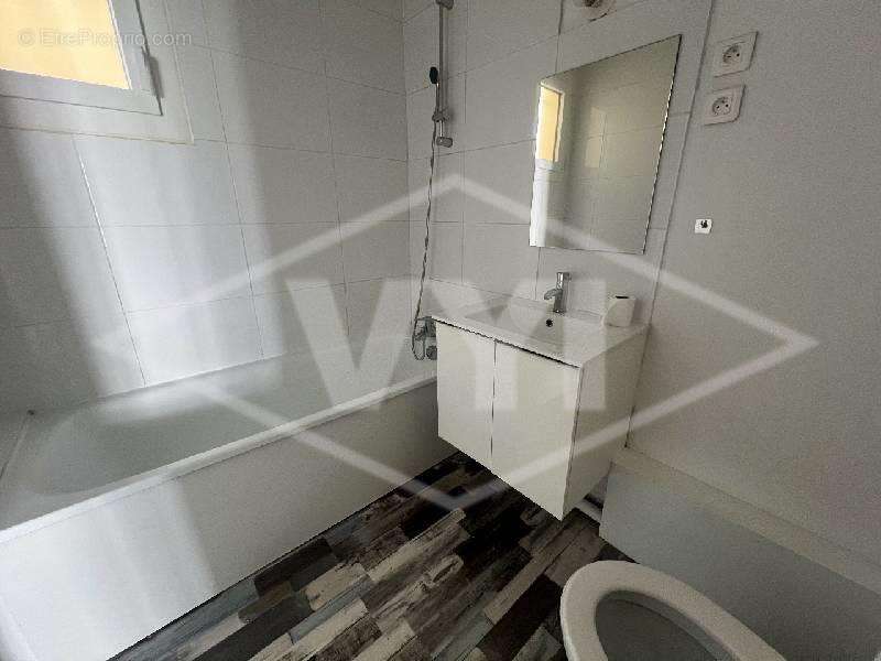 Appartement 30 m² à Combs-La-Ville  - photo 5