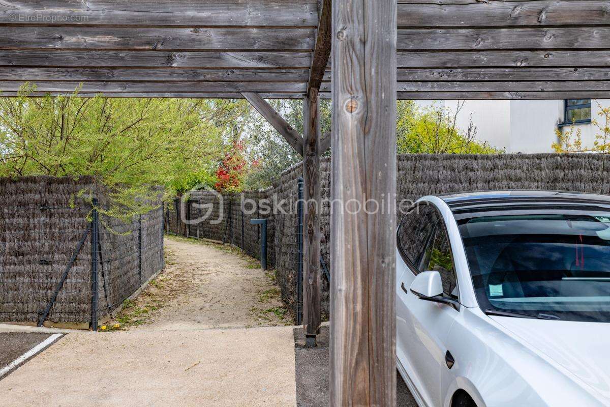 Appartement à MEYZIEU
