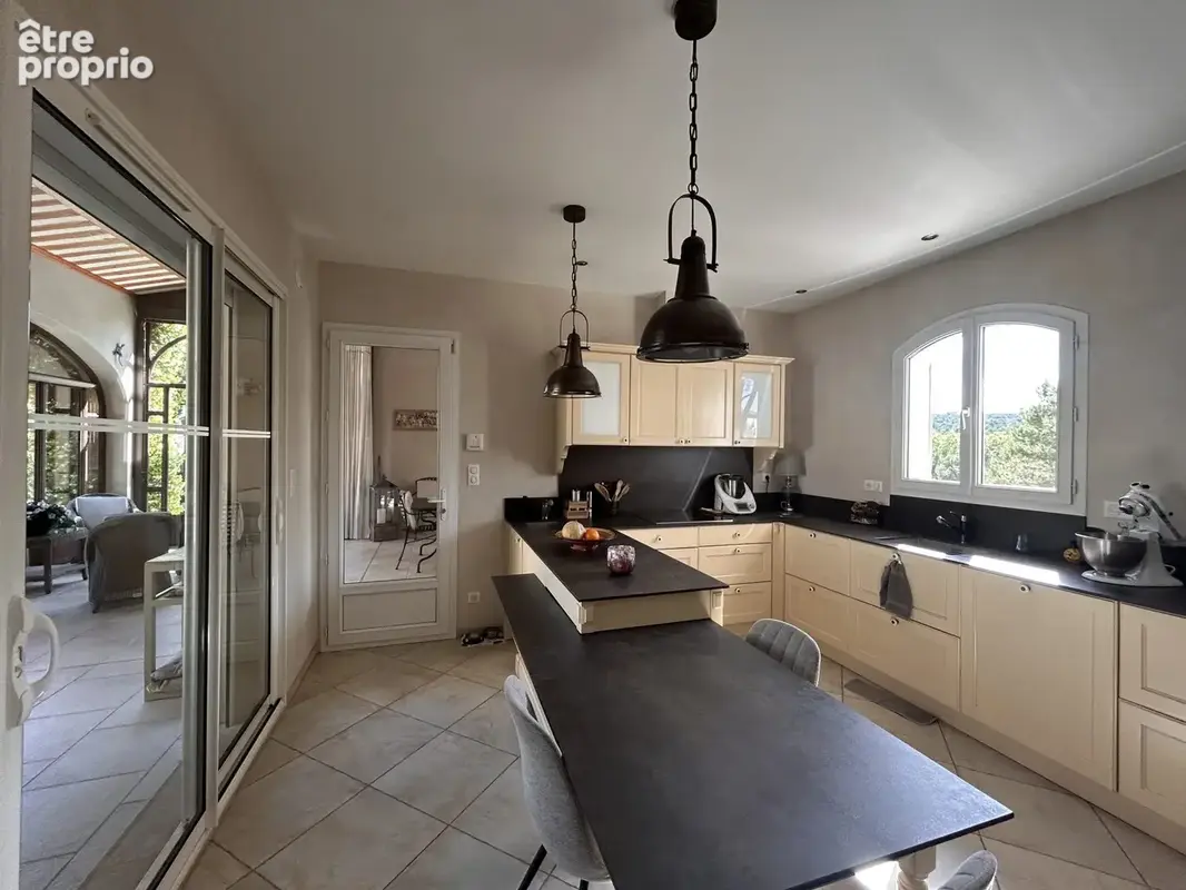 Maison 293 m² à Mallemort  - photo 5