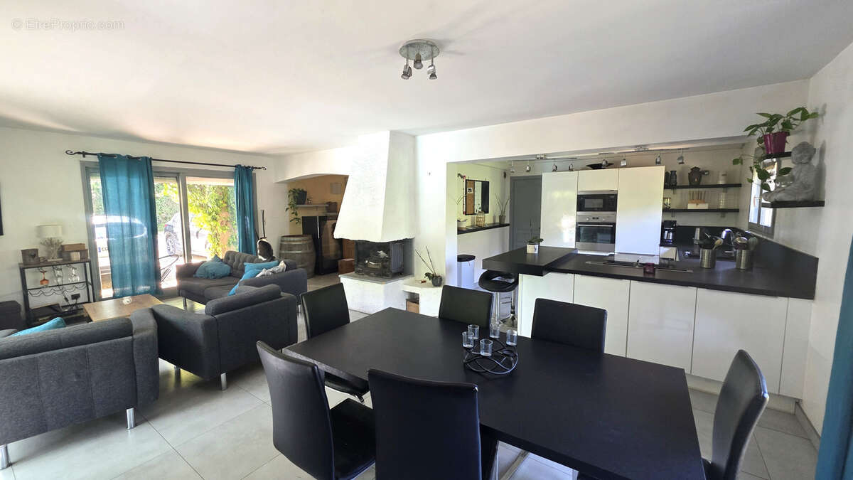Maison 5 chambres sur une parcelle de 3218m2 - photo 5