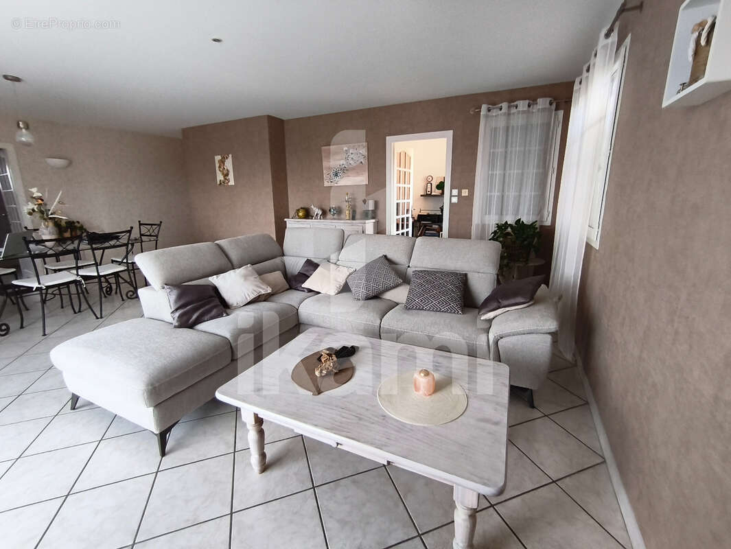 Maison à SAINT-DONAT-SUR-L'HERBASSE