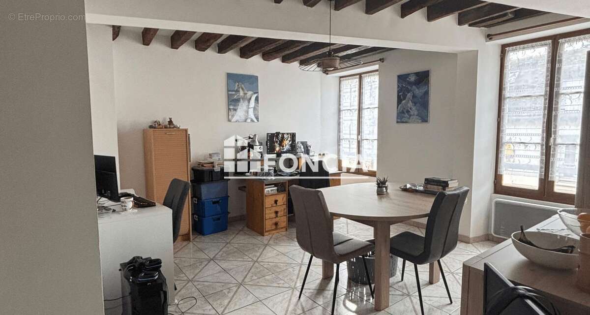 Appartement à HERICY
