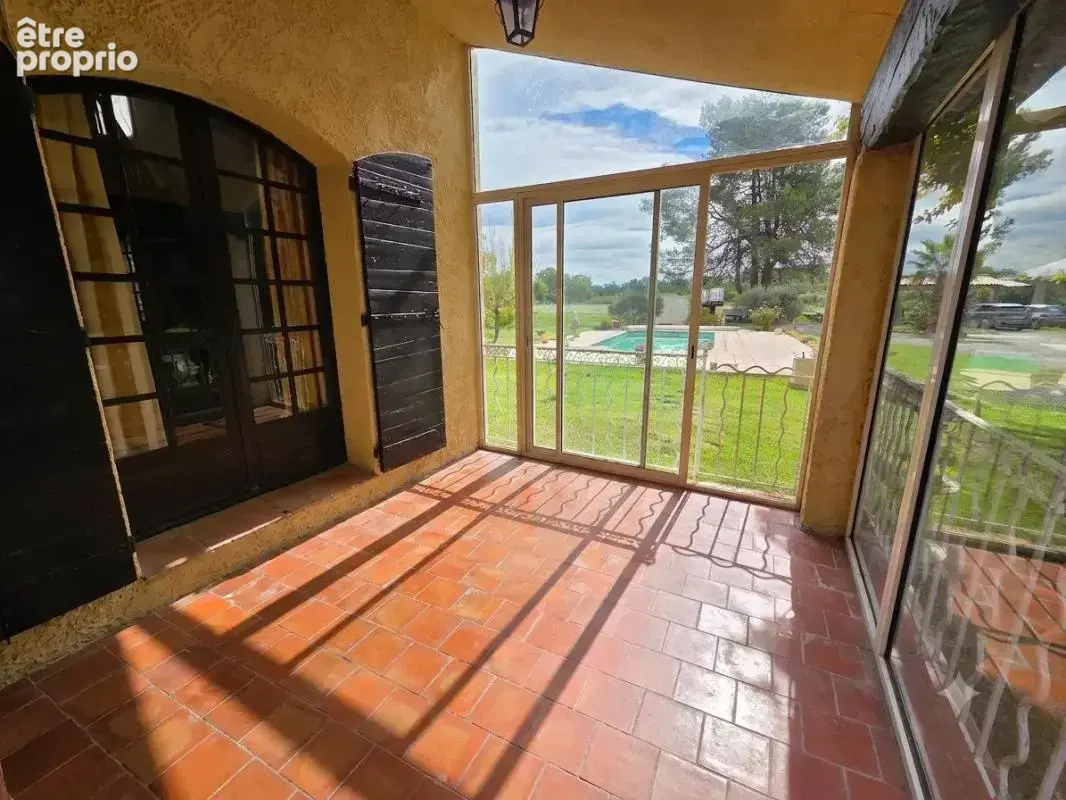 EXCLUSIVITE ! Propriété d'exception de 170 m² + véranda de 21 m2 sur 3 hectares avec piscine, box à chevaux & dépendances – Pert - photo 11