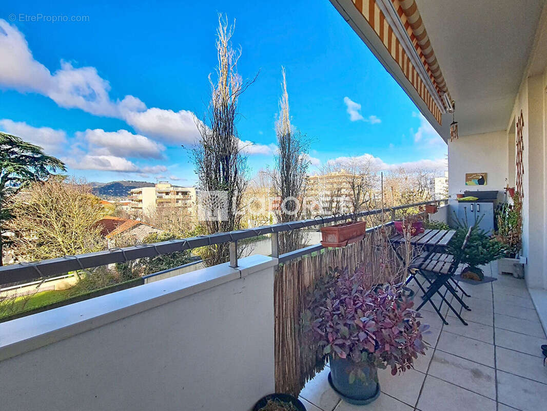 Appartement à CALUIRE-ET-CUIRE