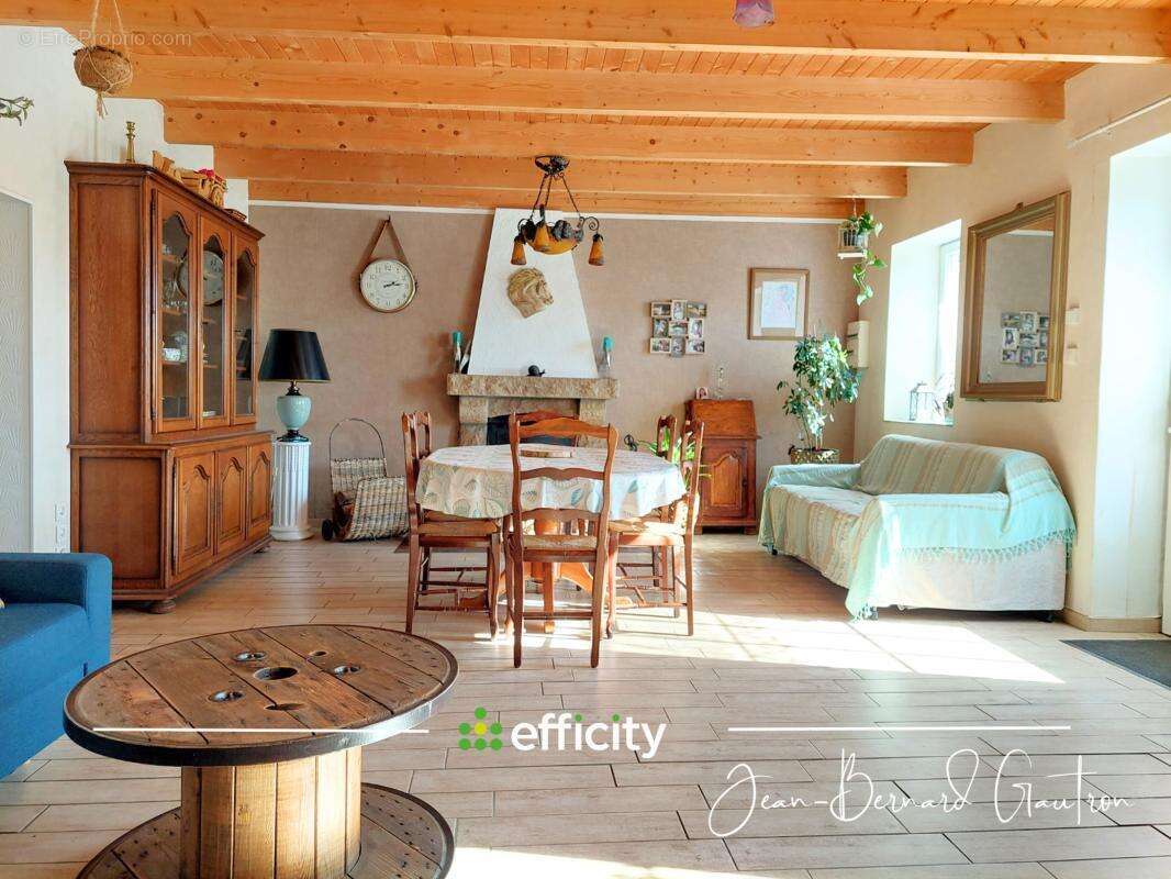 Maison à BELLE-ISLE-EN-TERRE