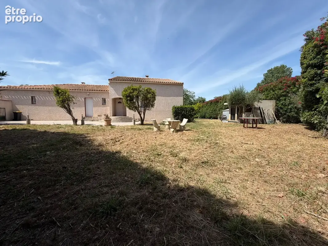 Une opportunité exceptionnelle : 175 m2 habitables sur un de terrain piscinable de 1380m2 - photo 3