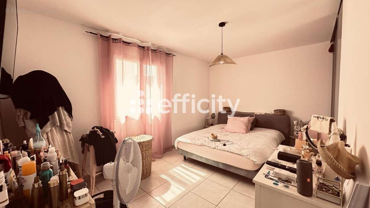 Maison à MONTELIMAR