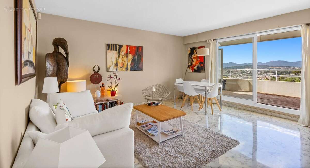 Appartement à LE CANNET