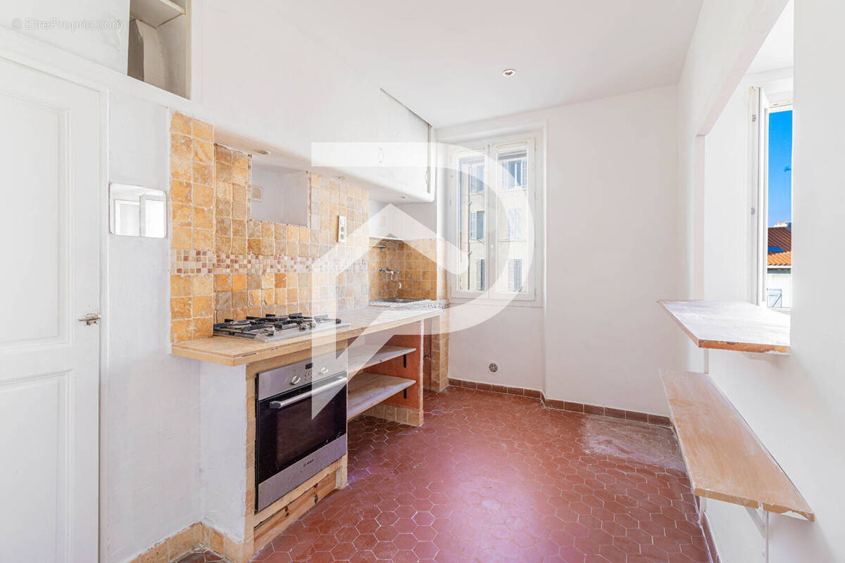 Appartement à MARSEILLE-6E