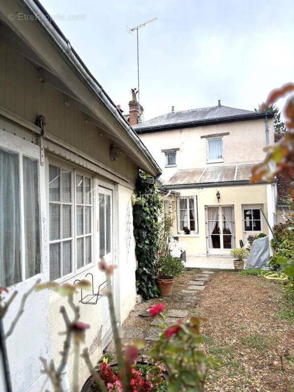 Maison à REIGNAC-SUR-INDRE
