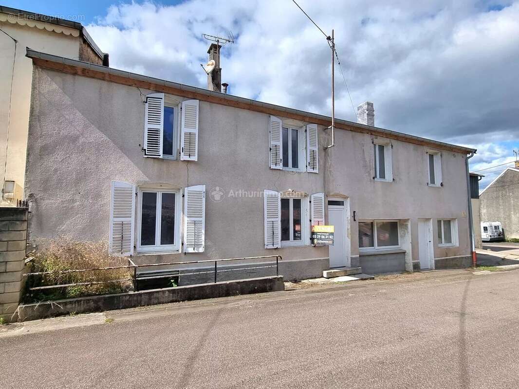 Appartement à HARREVILLE-LES-CHANTEURS