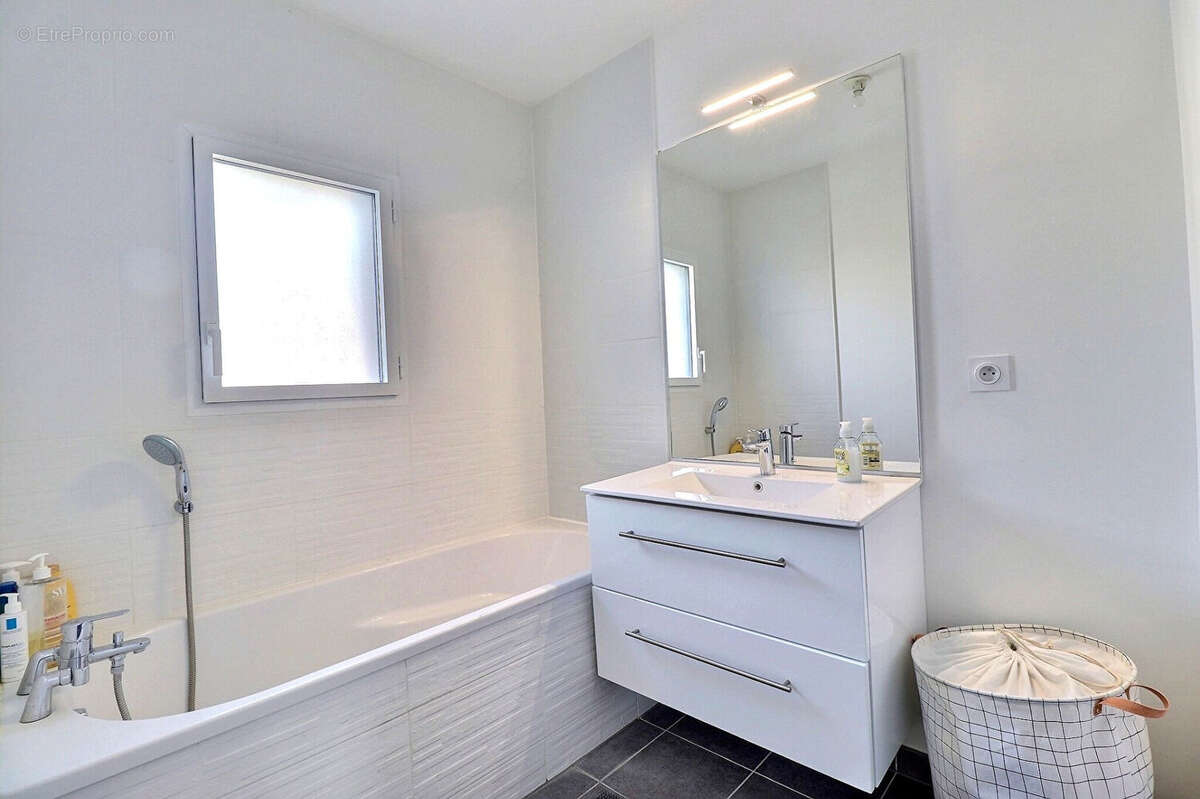 Maison à MAREIL-MARLY