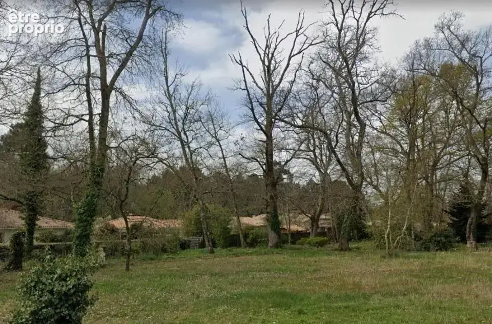 Terrain à LEOGNAN
