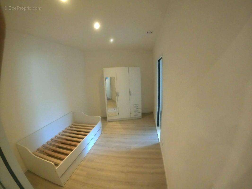 Appartement à GATTIERES