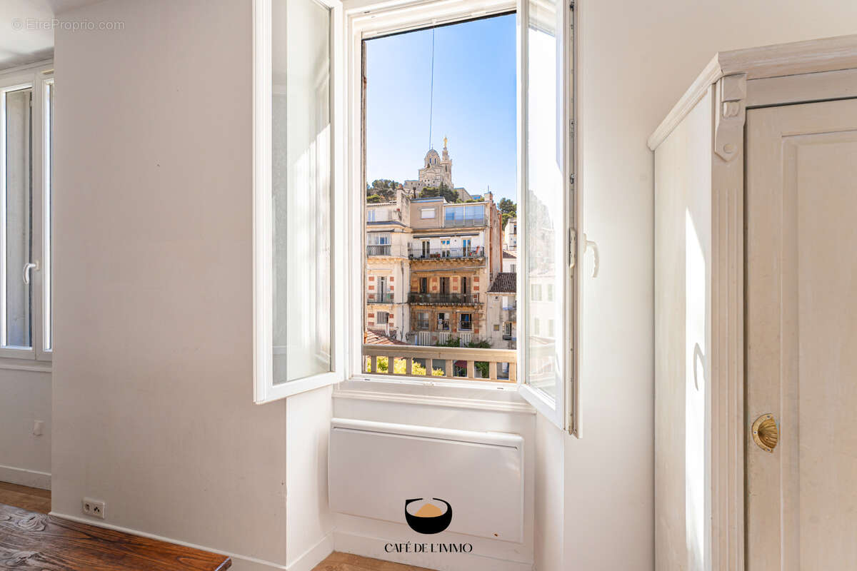 Appartement à MARSEILLE-6E