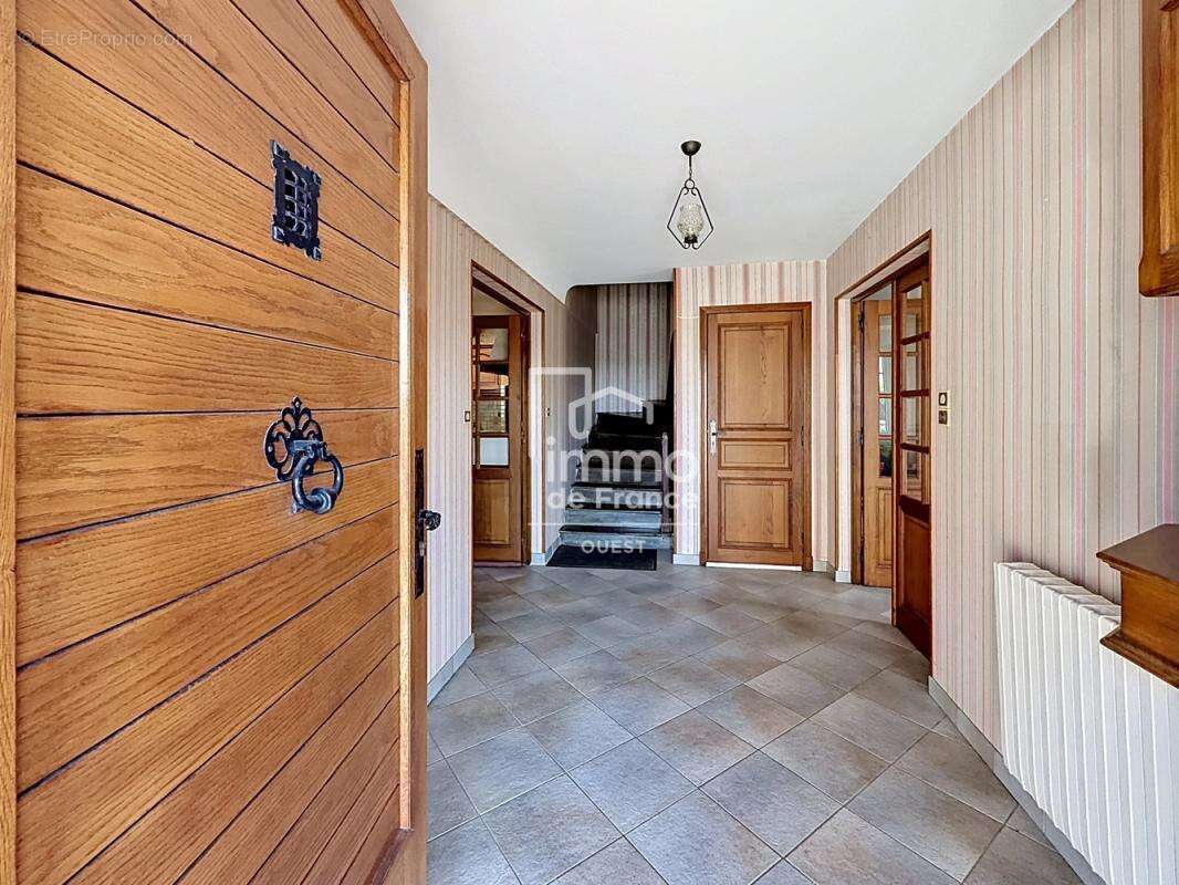 Maison Saint Georges Buttavent 7p 151 m² - photo 2