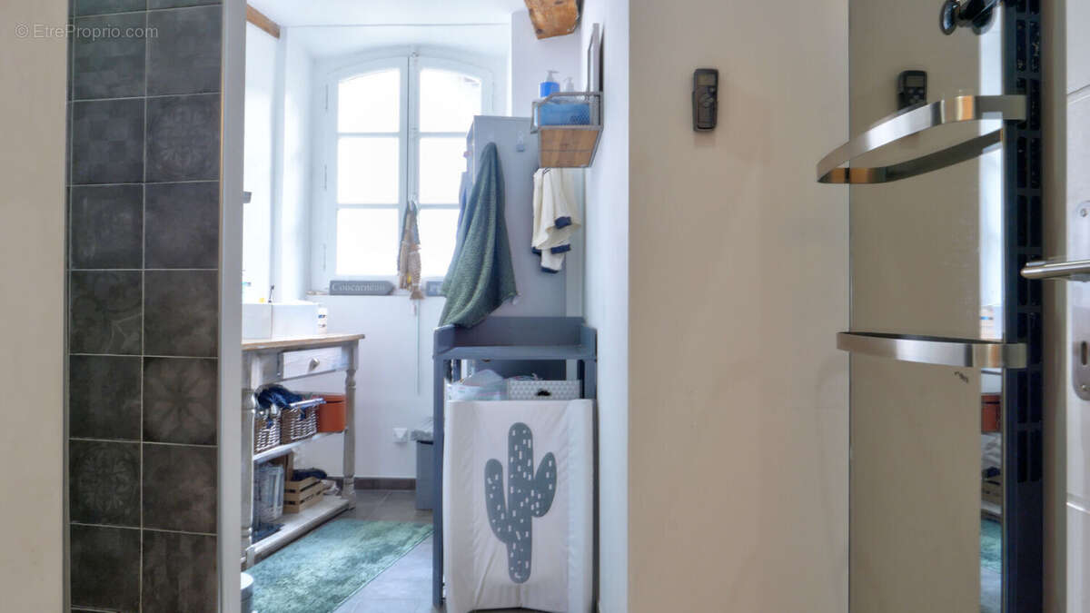 Appartement à SAINT-PAUL-TROIS-CHATEAUX