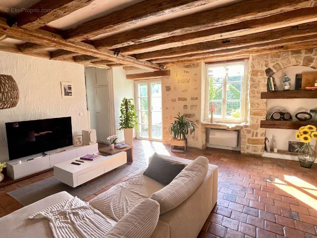 Maison 132 m² à Noisy-Sur-Ecole  - photo 2
