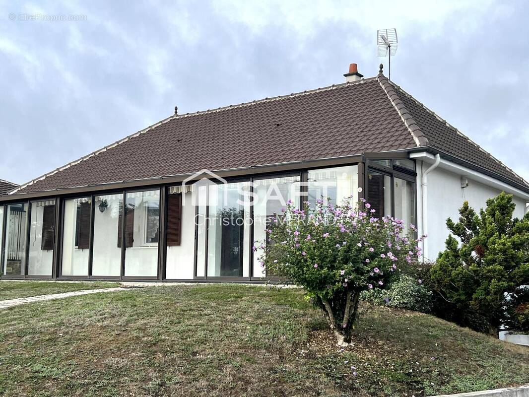 Photo 1 - Maison à DANGE-SAINT-ROMAIN