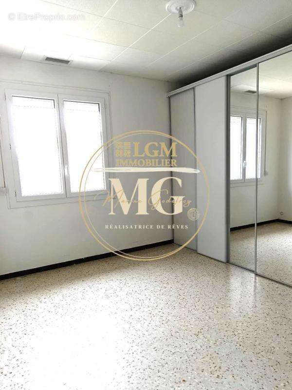 Appartement à MAUGUIO