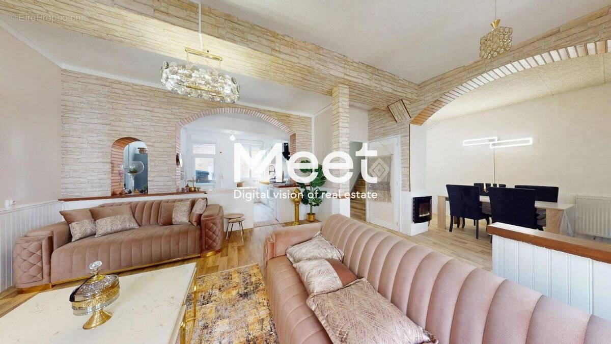 Maison à LIGNY-LE-CHATEL