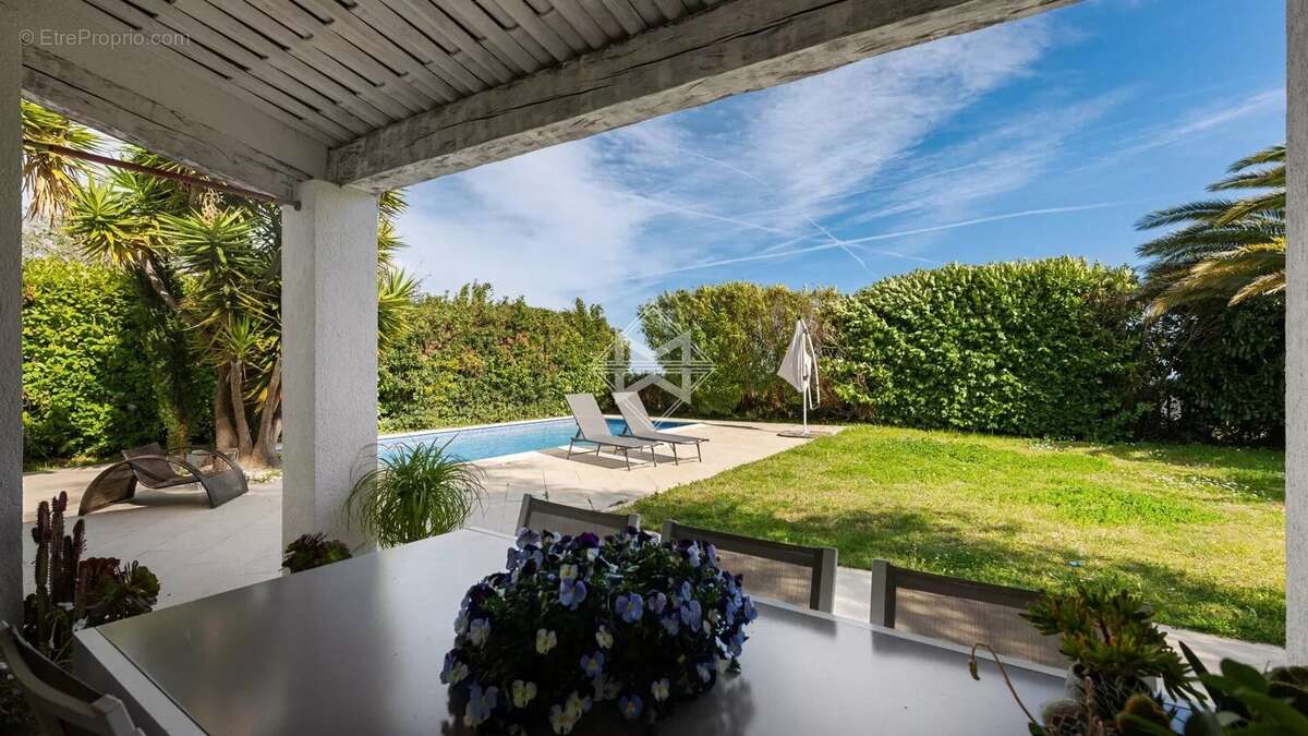 Maison à VILLENEUVE-LOUBET