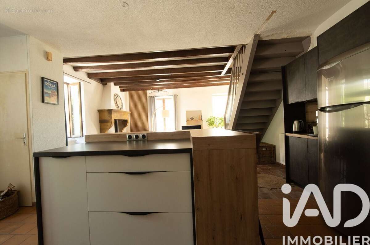Maison 114 m² à Saint-Barthelemy-De-Vals  - photo 2
