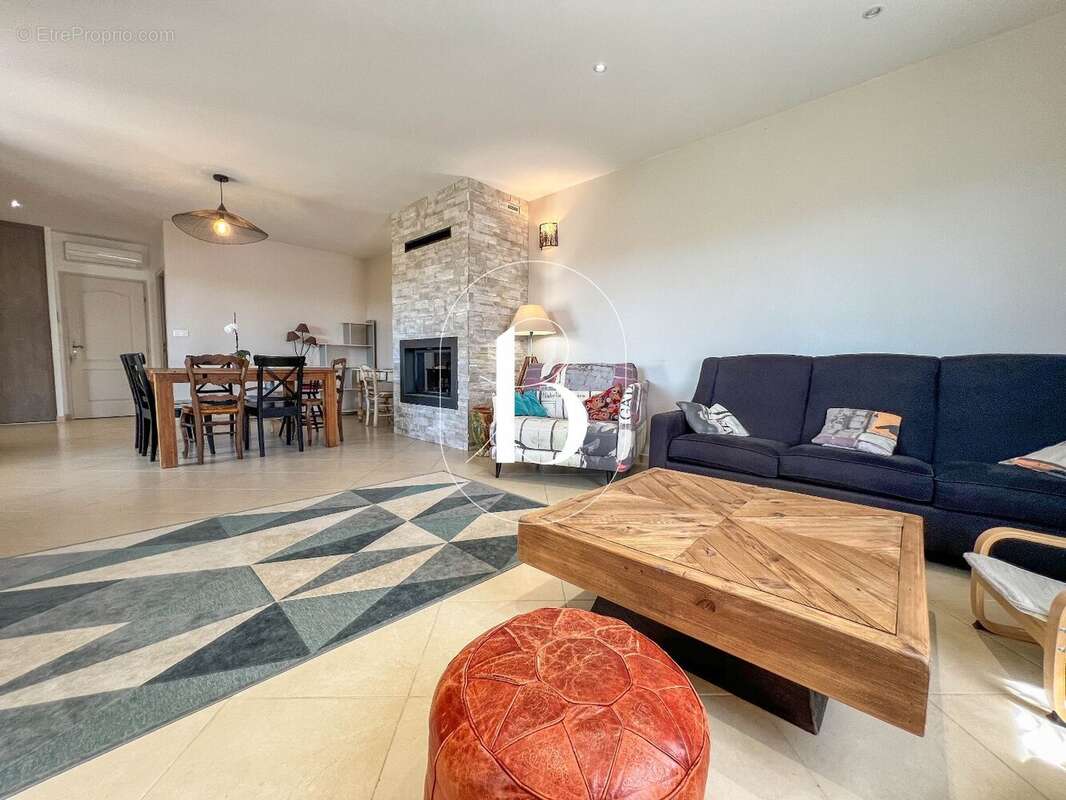 Maison à GOUDARGUES