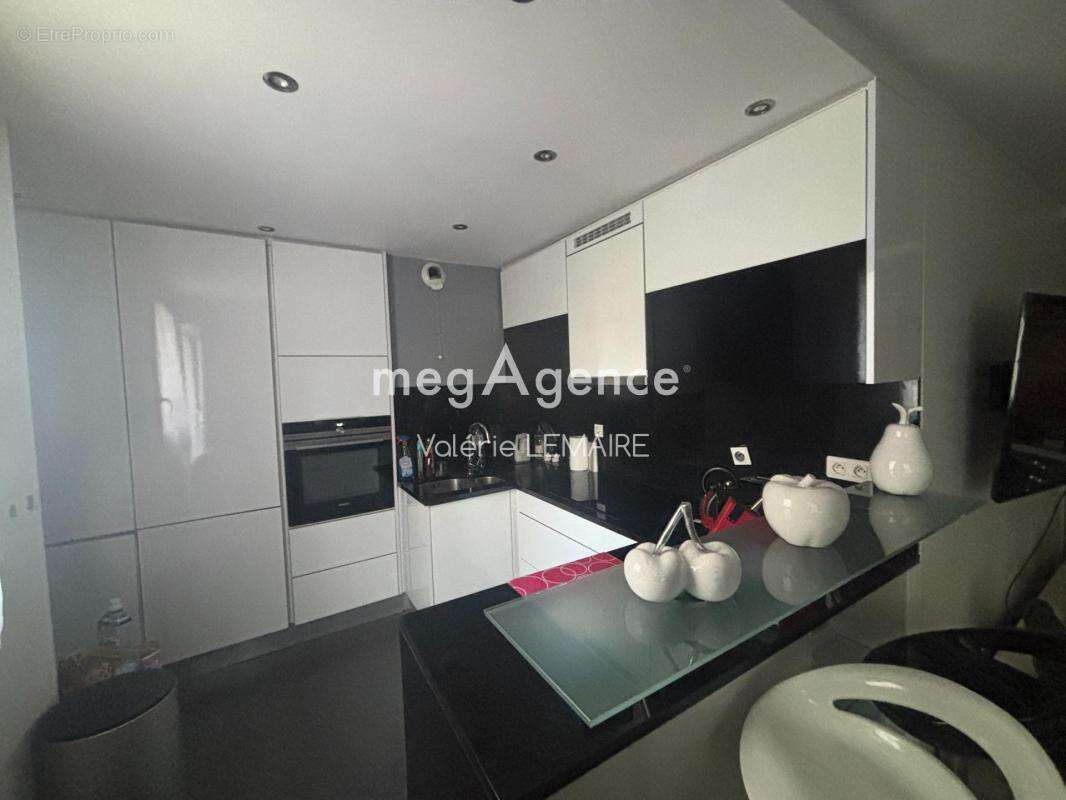 Appartement à MANDRES-LES-ROSES