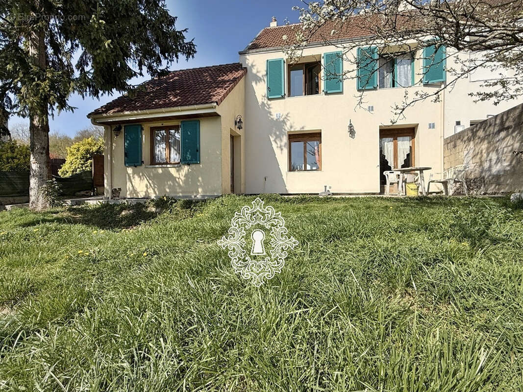 Maison à DONNEMARIE-DONTILLY