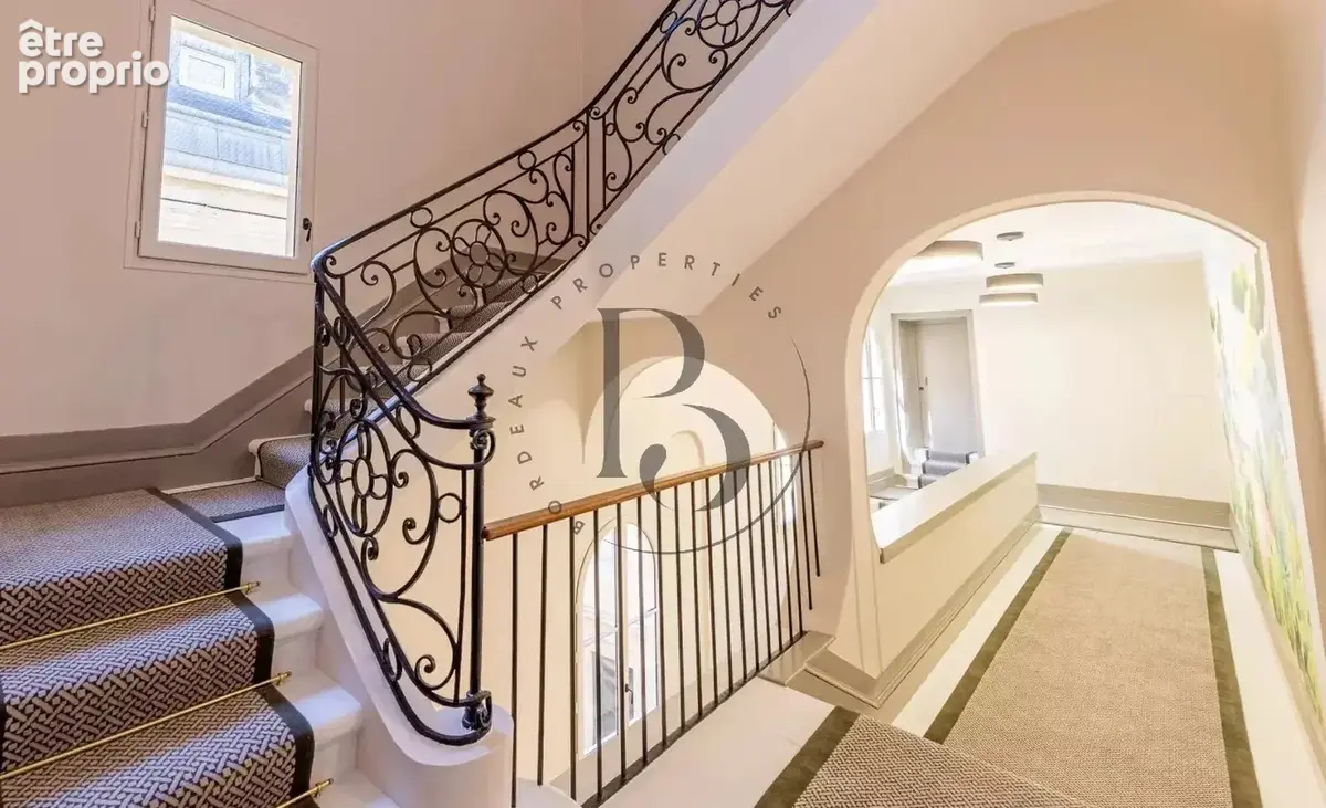 BORDEAUX CHARTRONS - Appartement à rénover avec vue sur la Garonne - photo 6