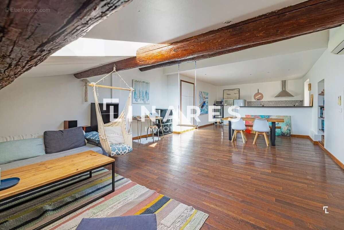 Appartement à MARSEILLE-1E