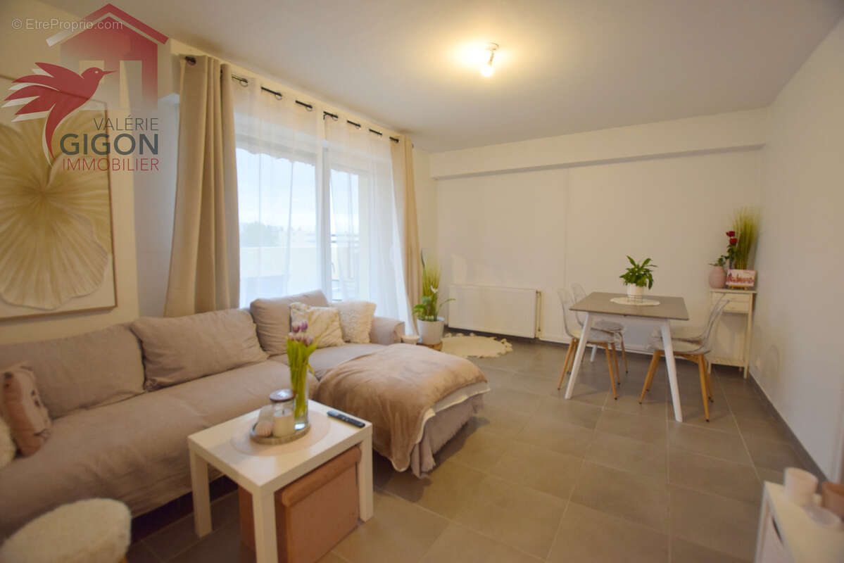 Appartement à GRAND-CHARMONT
